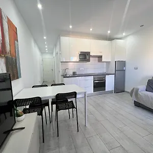 https://acogedor-cozy-apartamento-mareverde-costa-adeje.tenerifehoteles.net